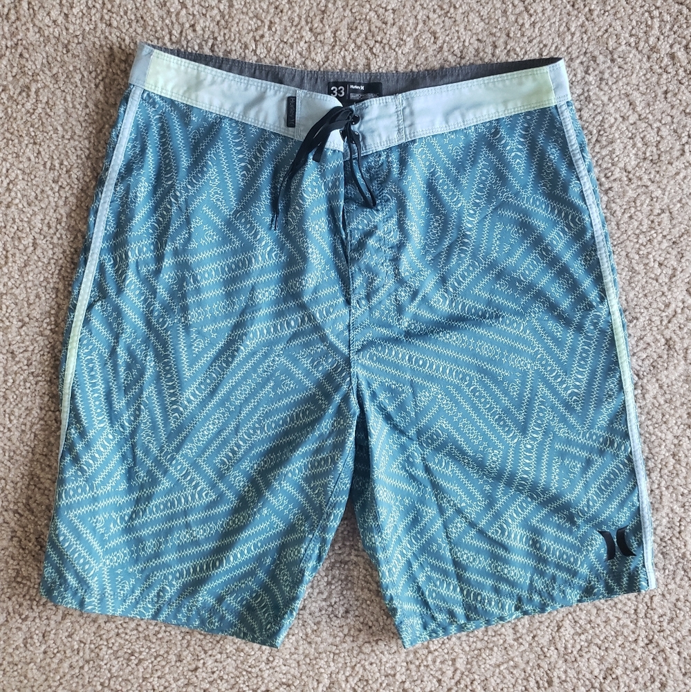 Hurley boardshorts size 33